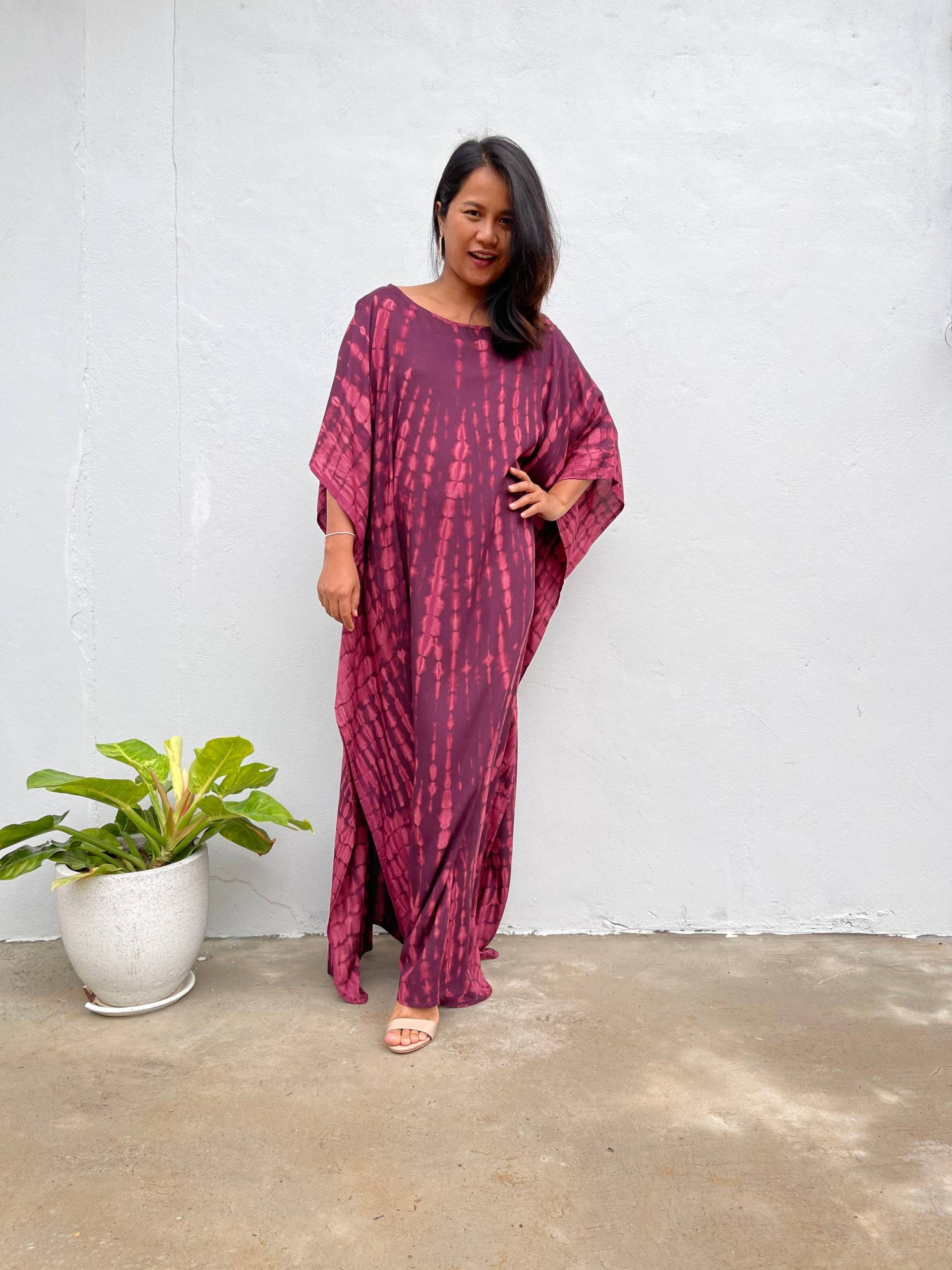 Ac-7 Lila Boot-Ausschnitt Rayon Kaftan, Einheitsgröße Sommer-Party-Kleid, Cocktail-Party-Kaftan, Strand Tragen, Hand Gefärbtes Loses Kleid, Fit Am von MALAHANDWORKS