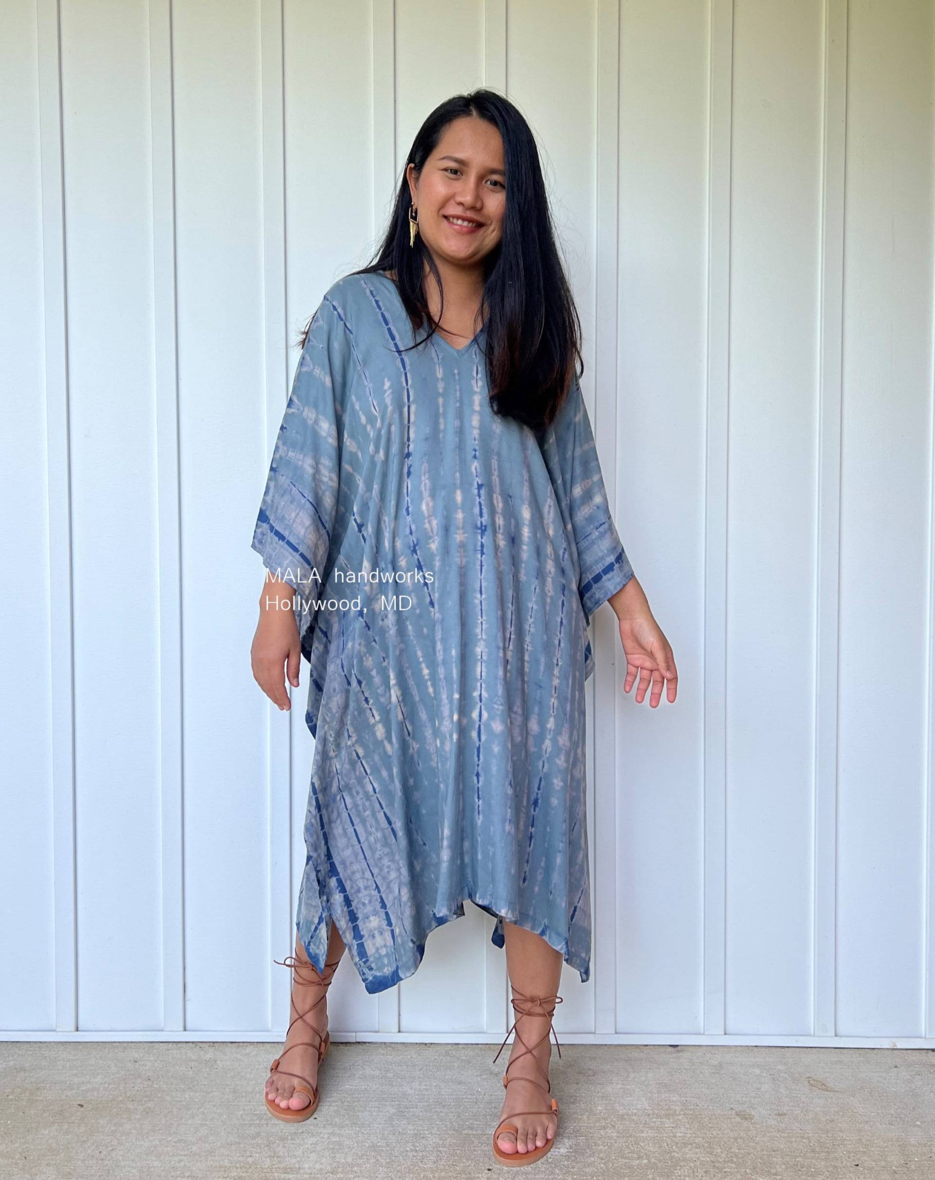 Fr-13 Grau W/Blau Tie Dye Midi Kaftan, Midikleid, Tunika Strandkleidung, Lounge Kleidung, Strandkleidung Tunika, Sommerkleid, Resortkleidung von MALAHANDWORKS