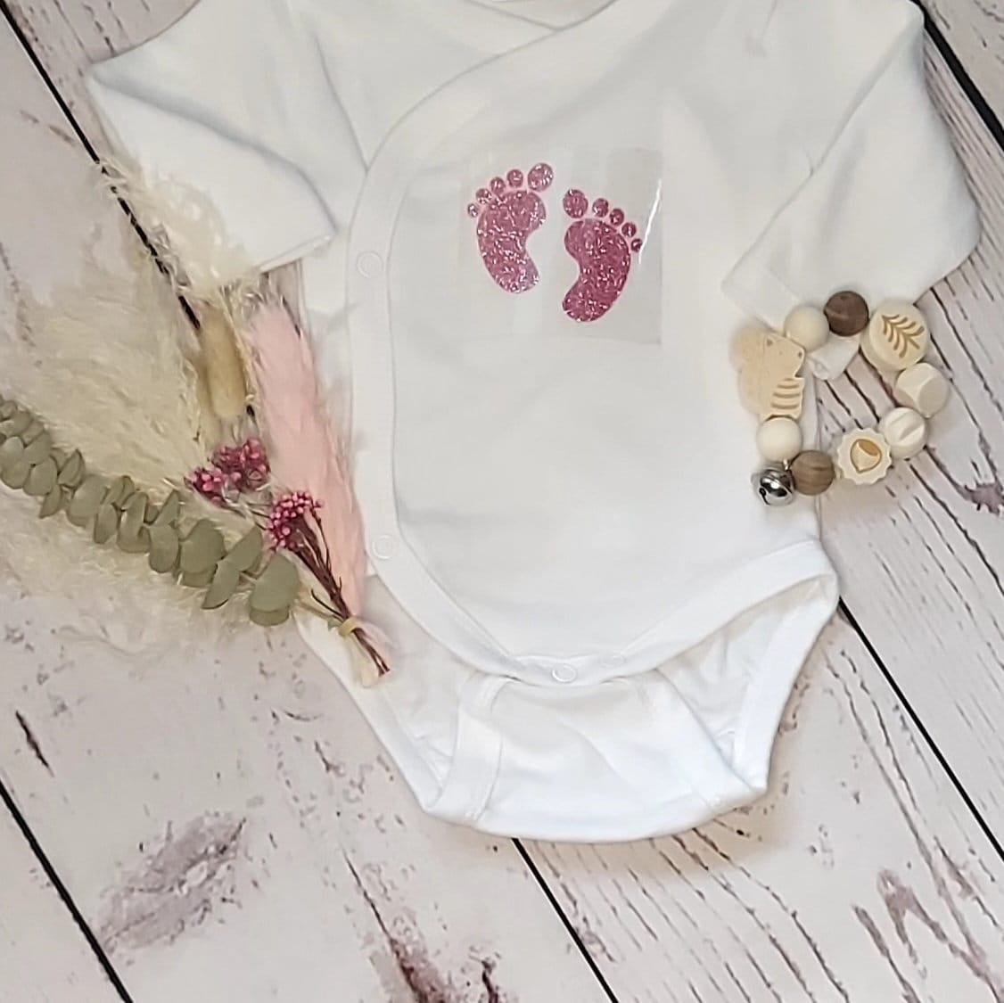 Bügelbild |Babyfüßchen Glitzer | Persönliches Geschenk Muttertag Vatertag Babyparty Genderparty von MAMARINCHEN