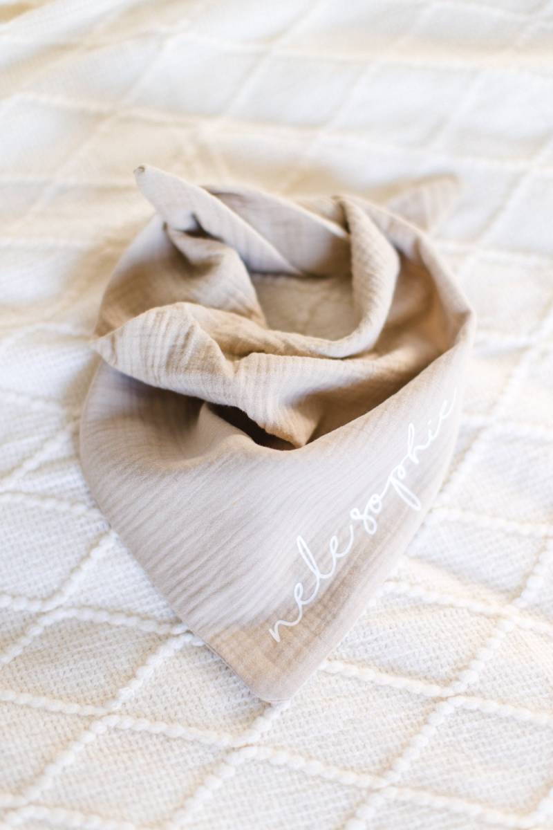 Personalisiertes Musselin Halstuch Für Baby Und Kleinkind/Handmade Babyhalstuch Musselintuch Personalisiertes Musselin Halstuch Für Baby Und Kleinkind/Handmade Babyhalstuch Musselintuch von MAMAUNDSPATZ