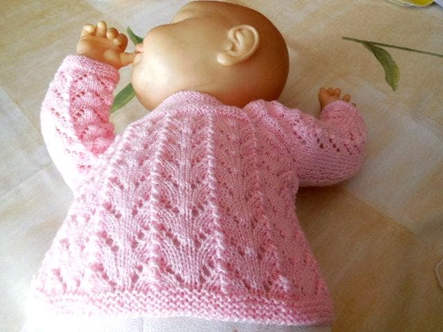 Auf Bestellung Gefertigter, Handgestrickter Bh Von Der Geburt Bis 3 Monate von MAMIEROSELYNETRICOTE