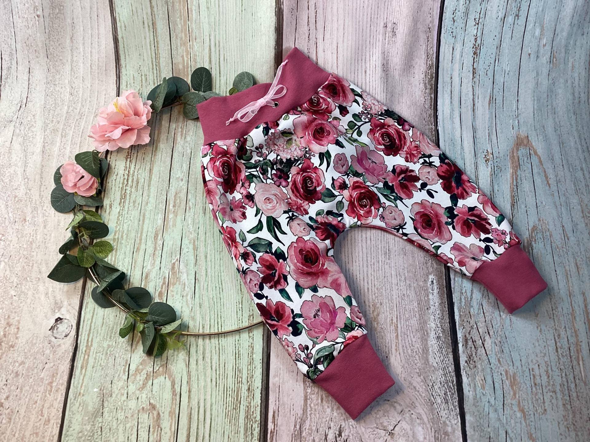 Pumphose, Mitwachshose, Rosen von MANAStrickdesign