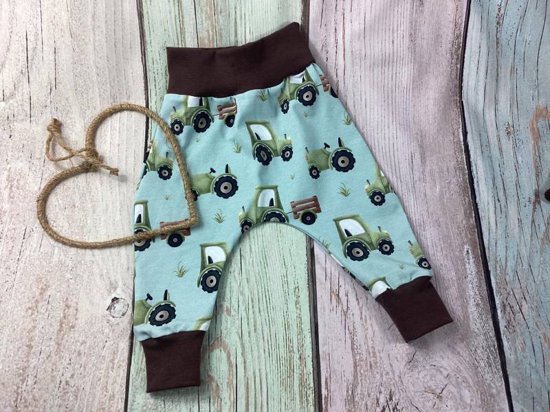 Pumphose Traktor Mit Anhänger, Mitwachshose von MANAStrickdesign