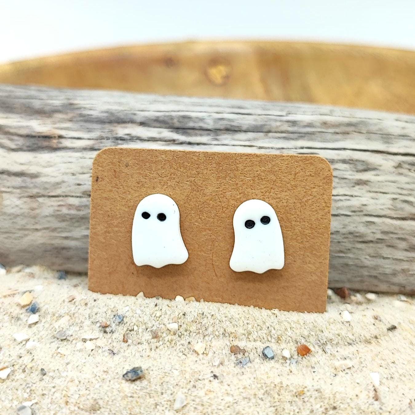 Ohrstecker Geist Mini | Handmade, Polymerton & Edelstahl von MANGATAartsandcrafts