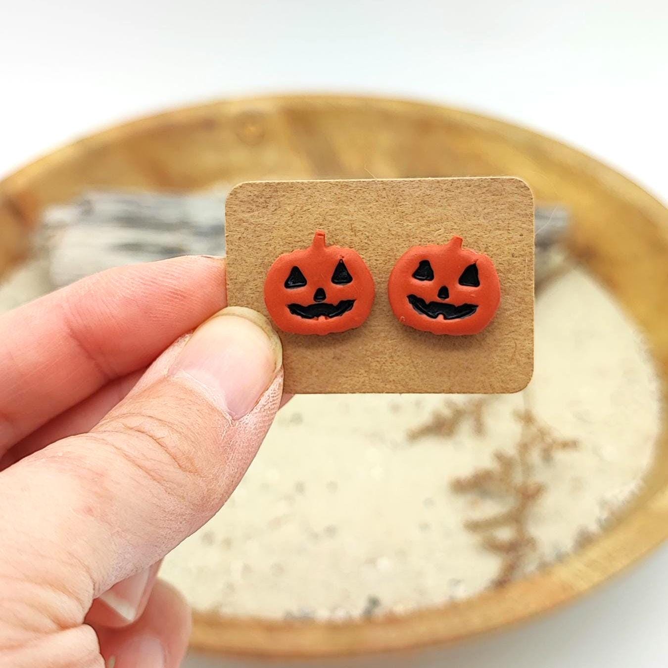 Ohrstecker Kürbis Mini | Handmade, Polymerton & Edelstahl von MANGATAartsandcrafts