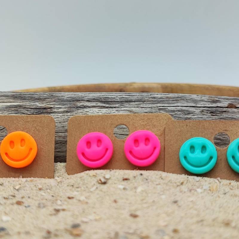 Ohrstecker Smiley | Handmade, Polymerton & Edelstahl Ohrstecker Smiley | Handmade, Polymerton & Edelstahl von MANGATAartsandcrafts