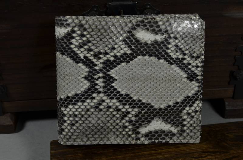 Brieftasche Bifold Für Herren Mit Münzfach Echte Python Schlange Grau Schwarz Glänzend Roma 24 Handgemacht Von Mansarea - Spanien von MANSAREA