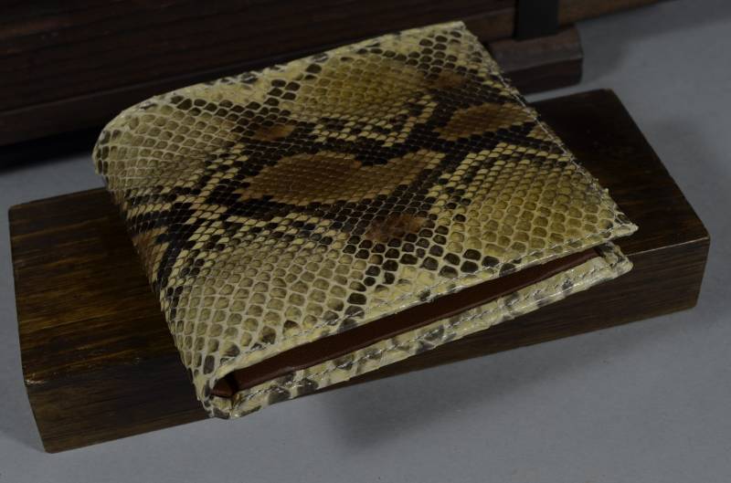 Brieftasche Bifold Mit Münzfach Für Männer Echte Python-Haut Braun Sand Roma 31 Handmade Spanien von MANSAREA