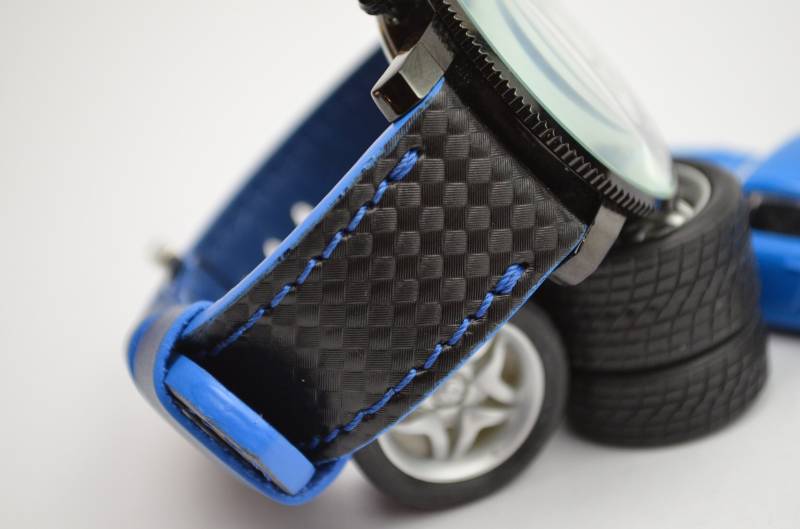 Handgefertigtes Uhrenarmband Aus Schwarzem Kalbsleder Mit Blauen Akzenten 26, 24, 22 Mm von MANSAREA