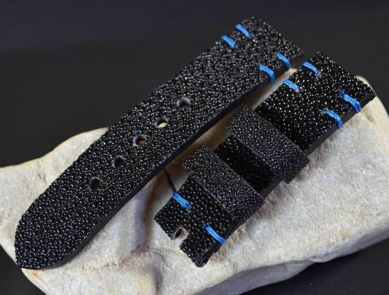 Ma Uhrenarmband 26 24 22 Mm Universal Echtleder Stingray Skin Schwarz - Blau Passend Für Panerai Breitling Seiko Etc Handmade Spain von MANSAREA