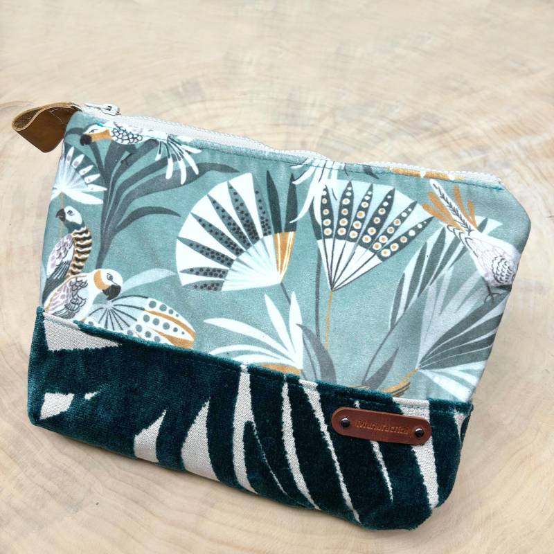 Kulturtasche Andrea Aus Samtstoff Mit Wasserabweisendem Innenfutter - 3 Verschiedene Designs von MANUFACTICAstore