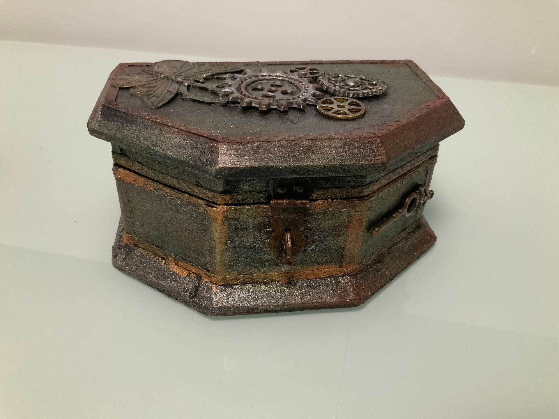 steampunk Kästchen Schmuckkiste Schmuckbox Schatztruhe von MANUfakturBERLIN