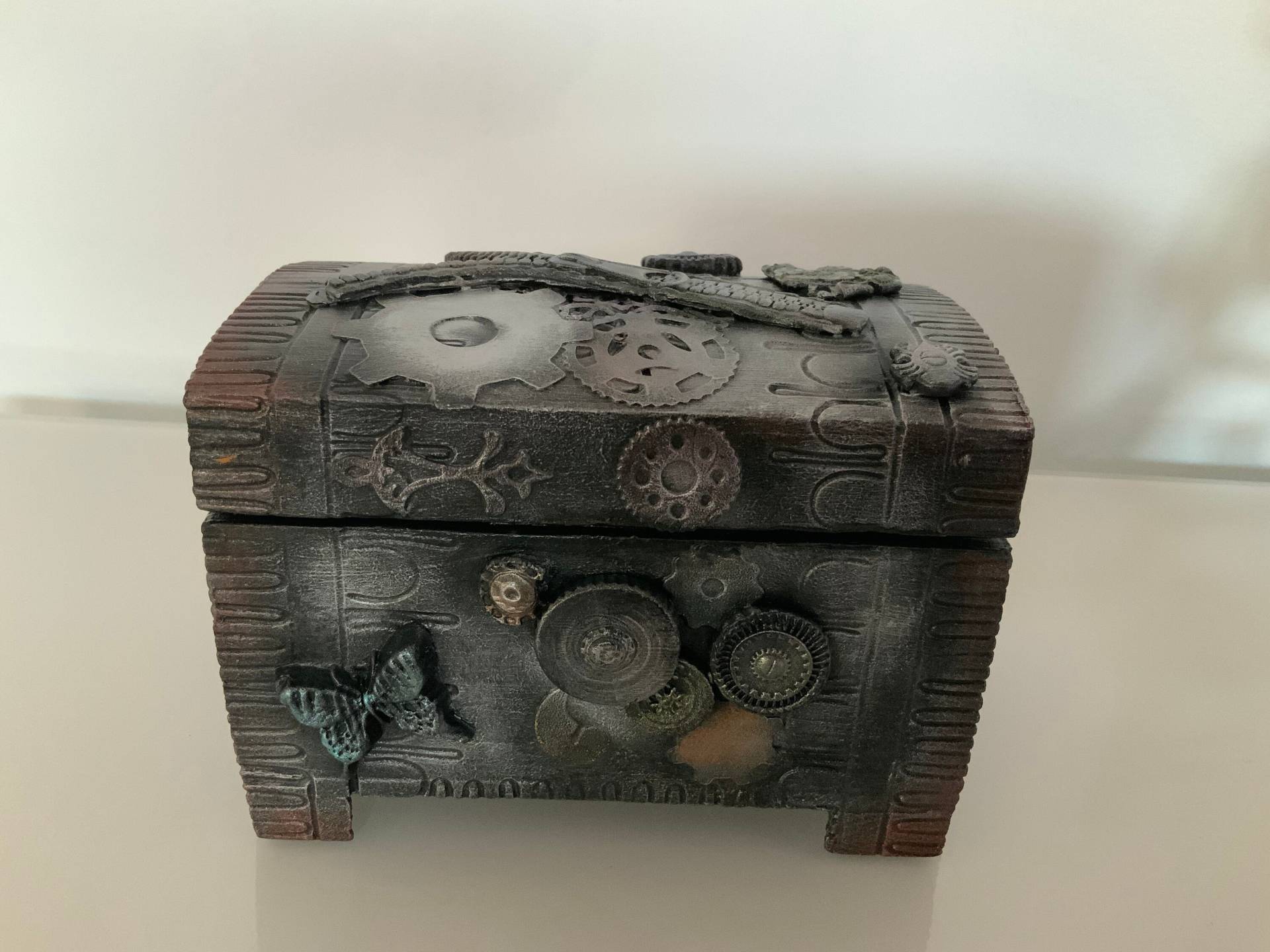 steampunk Kästchen Schmuckkiste Schmuckbox Schatztruhe von MANUfakturBERLIN