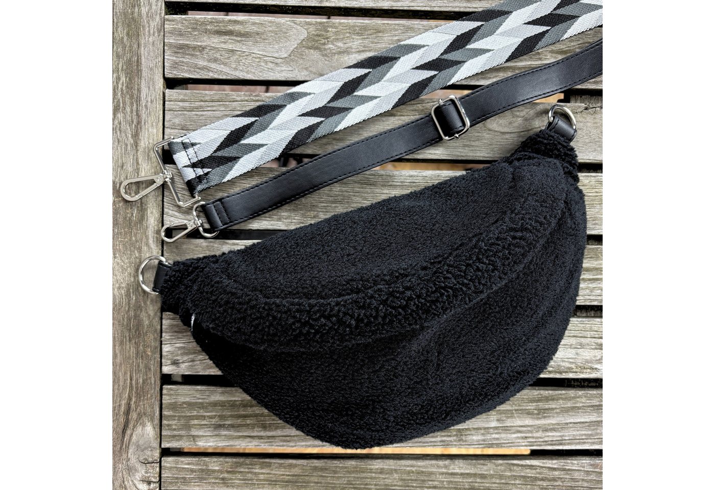 MAONI Bauchtasche Teddy Schwarz (Spar-Set, Bestandteile: 1x Tasche, 2x Taschengurt zum Wechseln), Vegan von MAONI