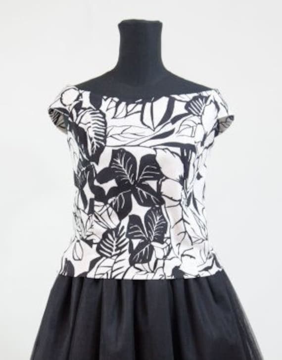 Baumwolle Satin Oben, Oben Weiß - Schwarz, Retour Au Debét, Nach Sommer Kurze Top, Top Mit Designs von MAQUELLA