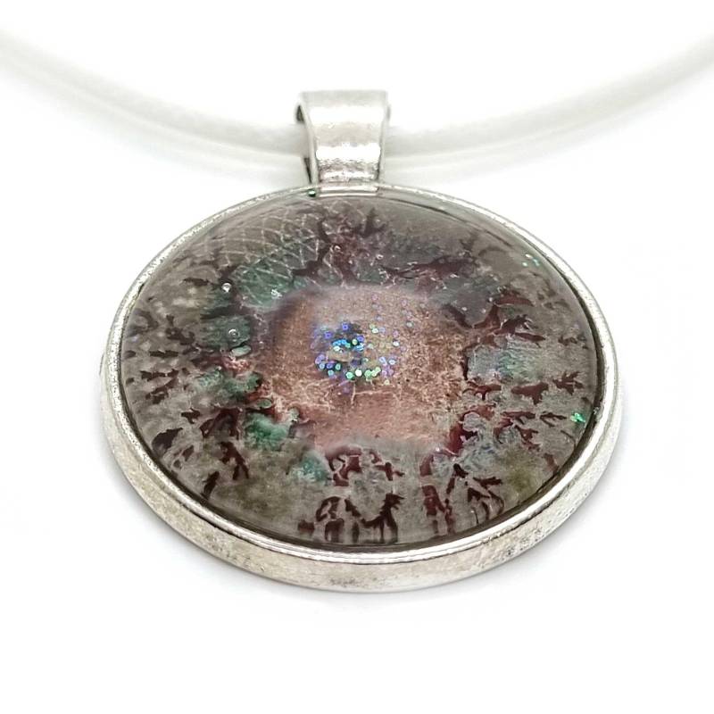 Maria Marachowska Anhänger Gemälde Braun Grün Glitzer Stern Unisex - Handbemalte Halskette Leuchtet Im Dunkeln von MARACHOWSKAART