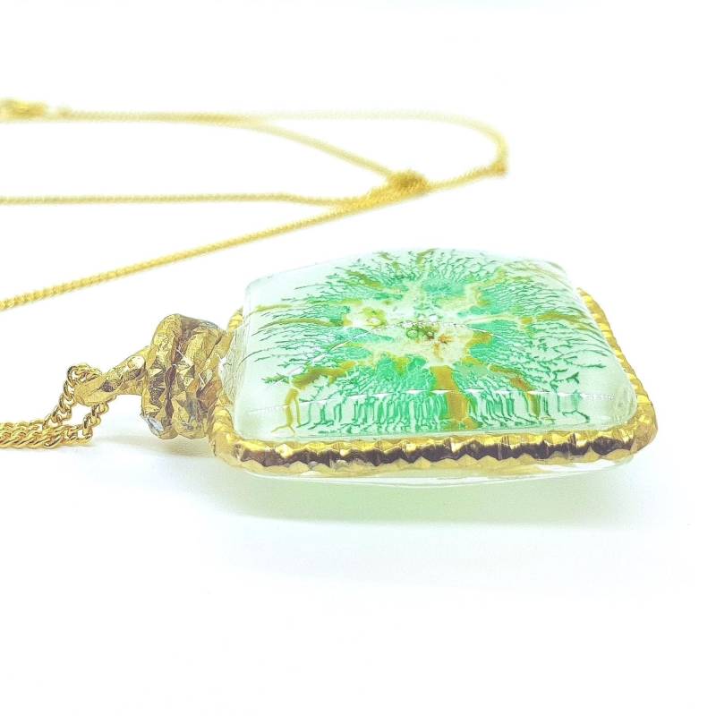 Gemälde Glasanhänger Grün-Weiß-Gold Leuchtet Im Dunkeln Maria Marachowska von MARACHOWSKAART