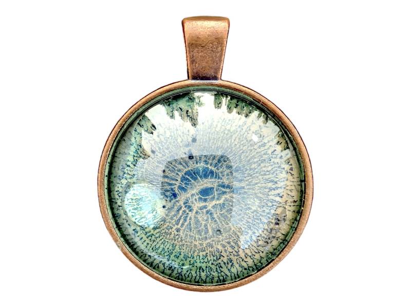 Maria Marachowska Gemälde Anhänger Blau - Handbemalte Halskette Leuchtet Im Dunkeln von MARACHOWSKAART