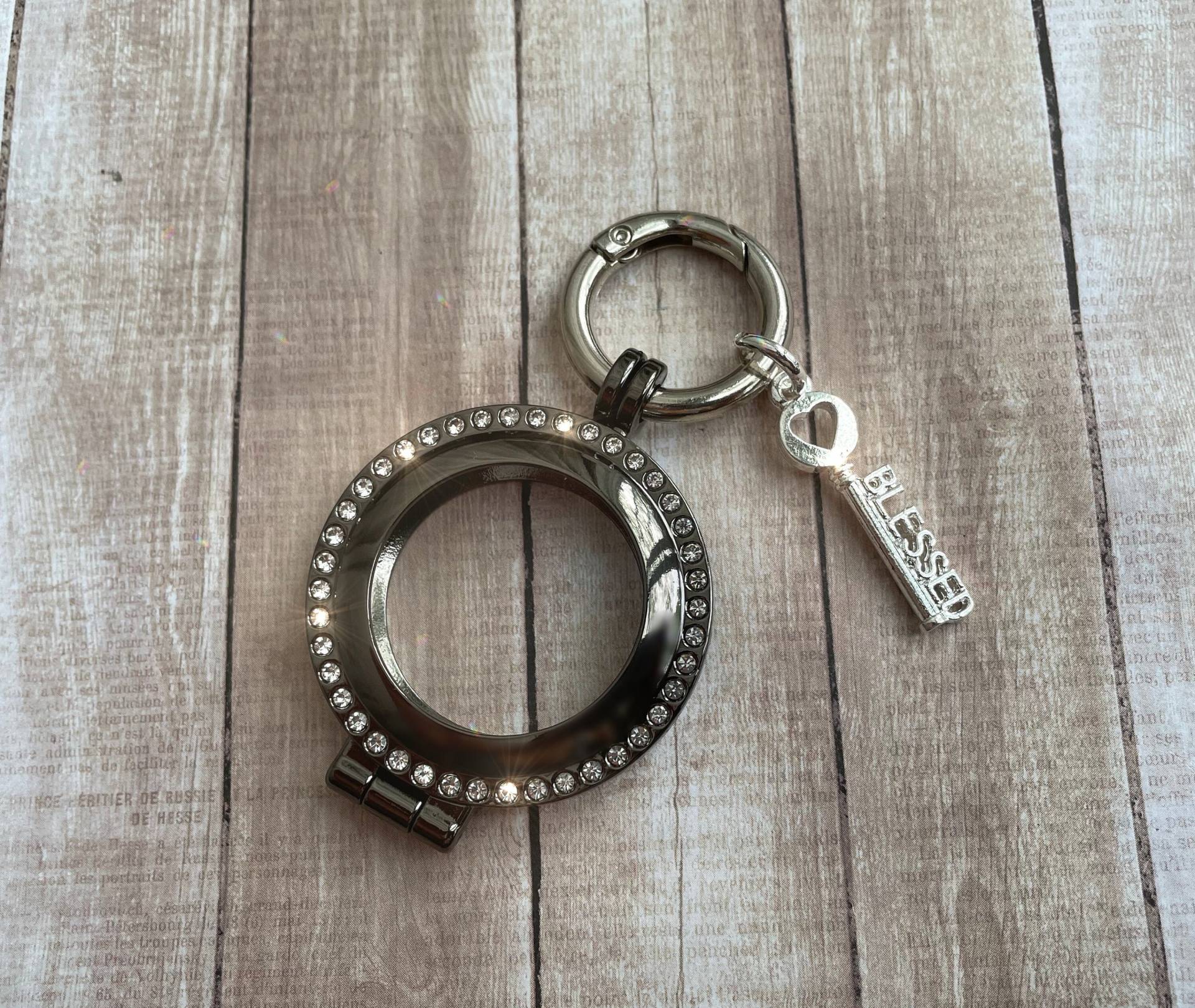 strass Airtag-Hülle, Metall Airtag-Halter, Airtag-Tracker-Hülle, Crystal Cz Airtag-Schlüsselanhänger, Airtag-Schutzhülle, Gesegneter Liebesanhänger strass Airtag-Hülle, Metall Airtag-Halter, Airtag-Tracker-Hülle, Crystal Cz Airtag-Schlüsselanhänger, Airtag-Schutzhülle, Gesegneter Liebesanhänger von MAREEVO