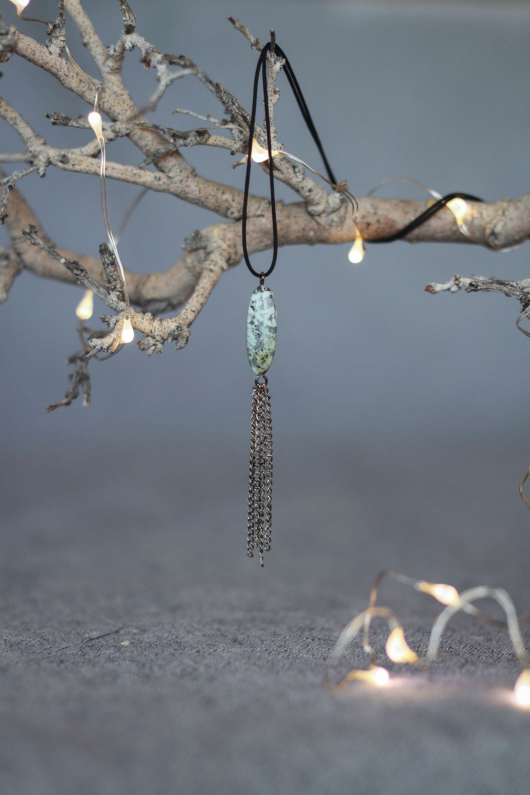 Handgemachte Variscite Edelstein Anhänger Mit Metall Quaste Handgemachte Variscite Edelstein Anhänger Mit Metall Quaste von MARKAfolkart
