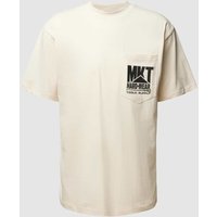 MARKET T-Shirt mit Rundhalsausschnitt und Brusttasche in Sand, Größe M von MARKET