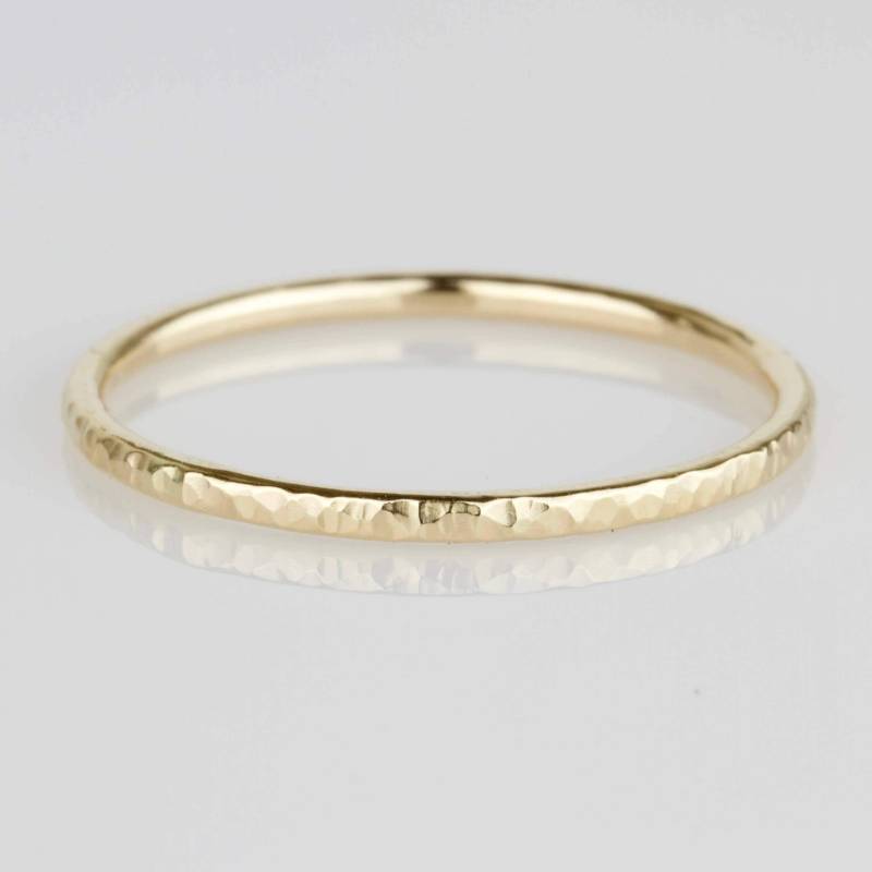 Dünner Zweig Solid Gold Ehering | Baumrindentextur 14K Oder 18K Weiß Gelb Rose Grün-Gold 1, 3 Mm Goldring von MARYJOHN