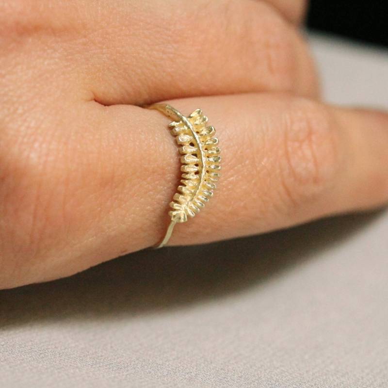 Farn Ring Solid 14K Gold Blatt Hand Geschnitzt Unikat Komplett Handgefertigt Grün Weiß Gelb Oder Rosegold von MARYJOHN