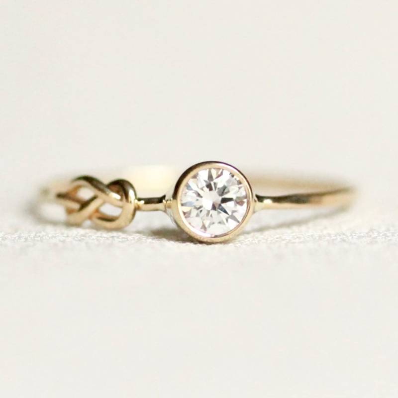Feiner Unendlichkeit Knoten Natürlich Weißer Diamant Ring - Solid 14K Gelb Weiß Oder Roségold Stapelring Winziger Zierlicher Liebe von MARYJOHN