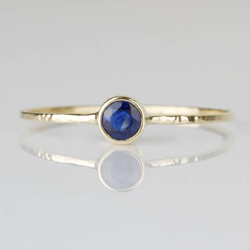 Solid Gold Natürlicher Saphir Ring | Echter Saphir-Ring Schlichter Bezel Set September Geburtsstein von MARYJOHN