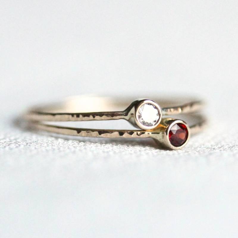 Wählen Sie Zwei Geburtssteine | Set Aus Zwei Solid 14K Gold Birthstone Stapelringen Rose Oder Weiß - Gelbgold Mutter Ring von MARYJOHN