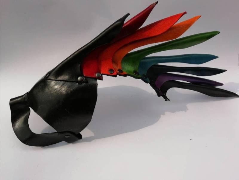 Regenbogen-Mehrfarben-Wappenmaske, Schwarz, Aus Leder. Stolz. Ldtbi-Maske Regenbogen-Mehrfarben-Wappenmaske, Schwarz, Aus Leder. Stolz. Ldtbi-Maske von MASKARAS