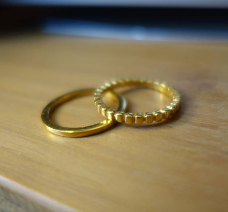 stapelbarer Würfelring Kleiner Würfel Aus Massivem Silber Mit Feingold Vergoldet stapelbarer Würfelring Kleiner Würfel Aus Massivem Silber Mit Feingold Vergoldet von MASTONEparis