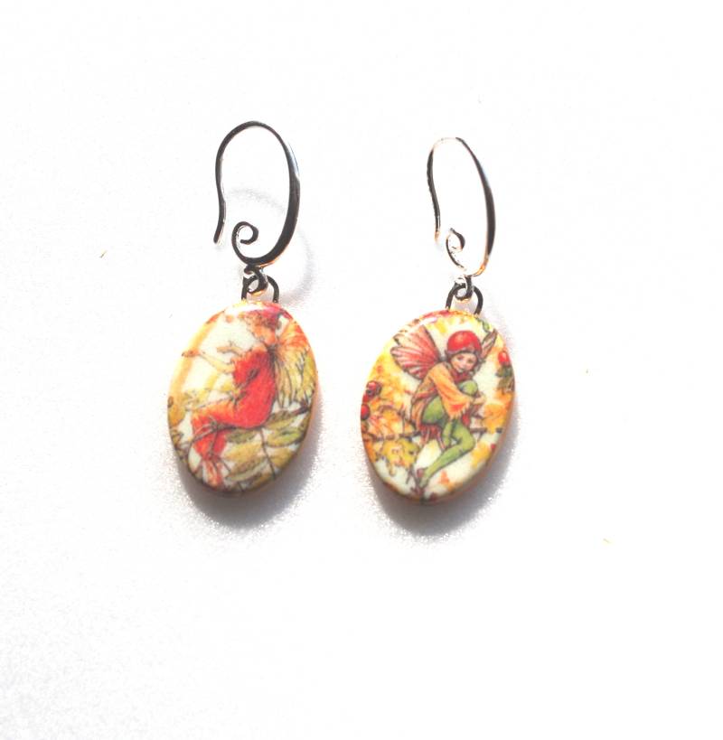 Ovale Ohrringe, Handgemachte Keramik Elfe, Fee, Kobold, Schmetterling, Orange-Rot von MATTCadeaux