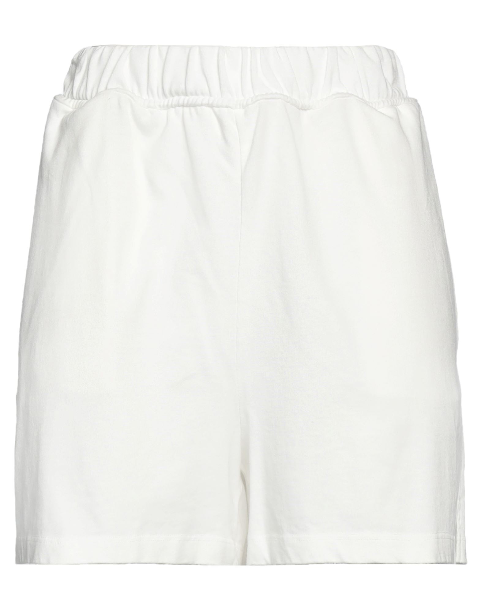 GRIFONI Shorts & Bermudashorts Damen Weiß von GRIFONI