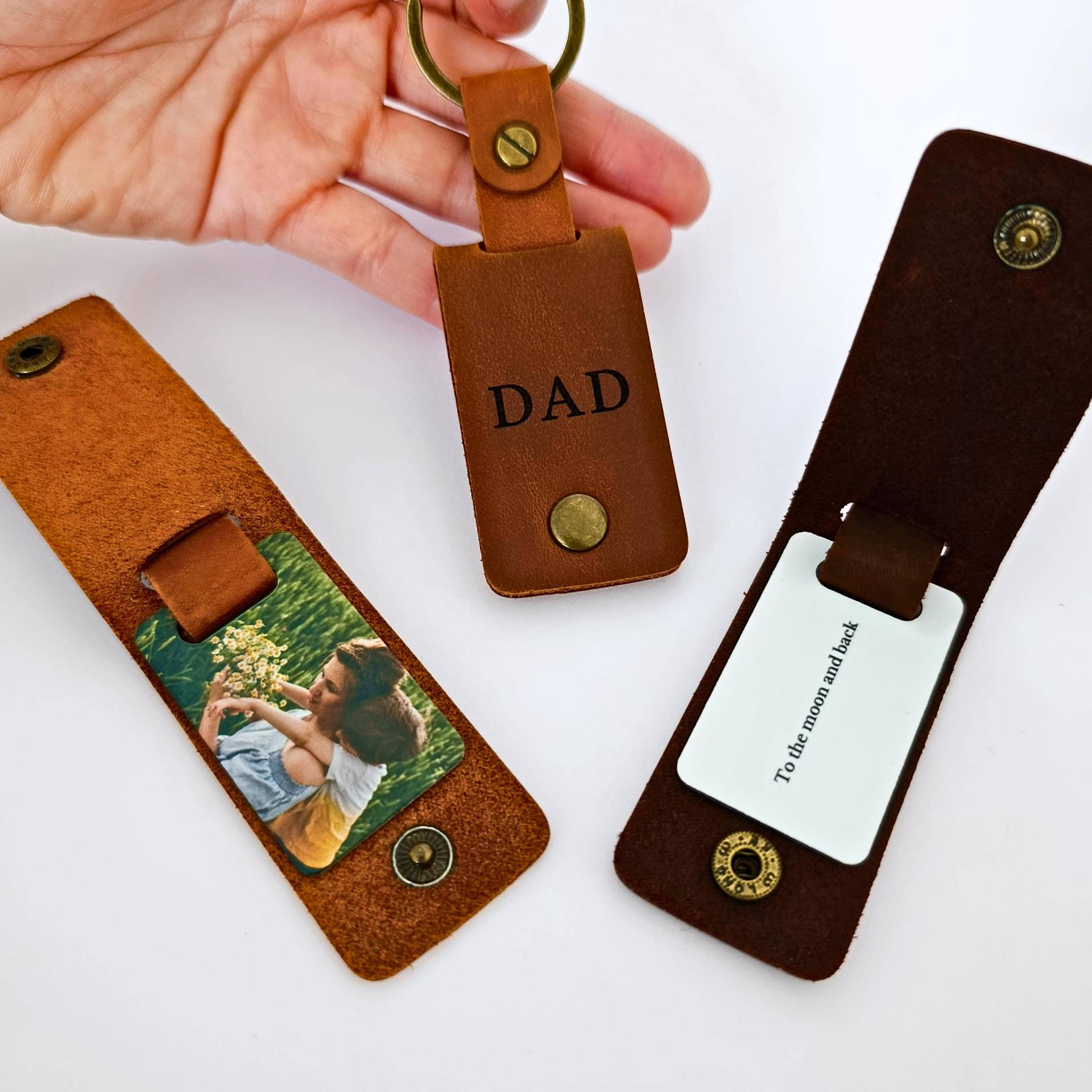 Personalisierter Foto-Schlüsselanhänger Aus Echtem Leder - Graviertes Herrengeschenk Großvatertag Geburtstagsgeschenk Hochzeitsgeschenk Personalisierter Foto-Schlüsselanhänger Aus Echtem Leder - Graviertes Herrengeschenk Großvatertag Geburtstagsgeschenk Hochzeitsgeschenk von MAYANstudioFR