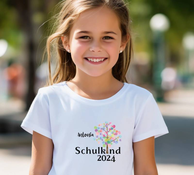 Schulkind T-Shirt 2024- Einschulung Geschenk- Shirt Erster Schultag - Personalisiert Für Jungen Un Mädchen Schulkind T-Shirt 2024- Einschulung Geschenk- Shirt Erster Schultag - Personalisiert Für Jungen Un Mädchen von MAkossShop