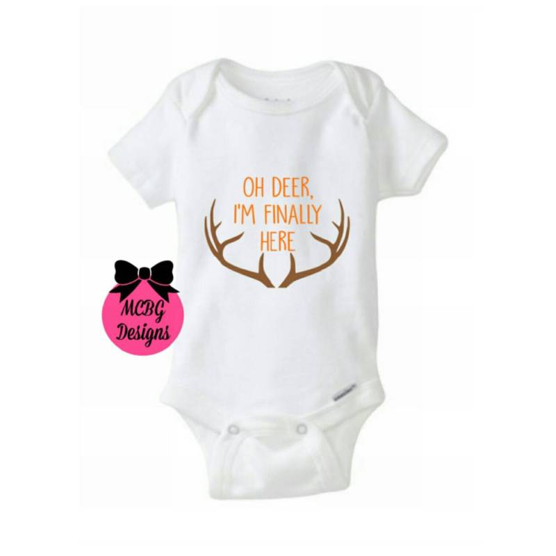 Jagd Baby Kleidung Oh Hirsch, Ich Bin Endlich Hier Bodyuitjagd Kleidungneugeborene Boy Outfithirsch Kleidunghirschjagd von MCBGDesigns