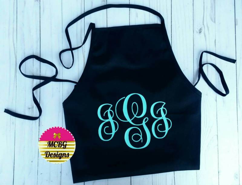 Monogramm Schürzemonogramm Artikelfrauen Geburtstagsgeschenkevalentinsgeschenkepersonalisierte Schürzekoch Schürzekochzubehörmonogramme von MCBGDesigns