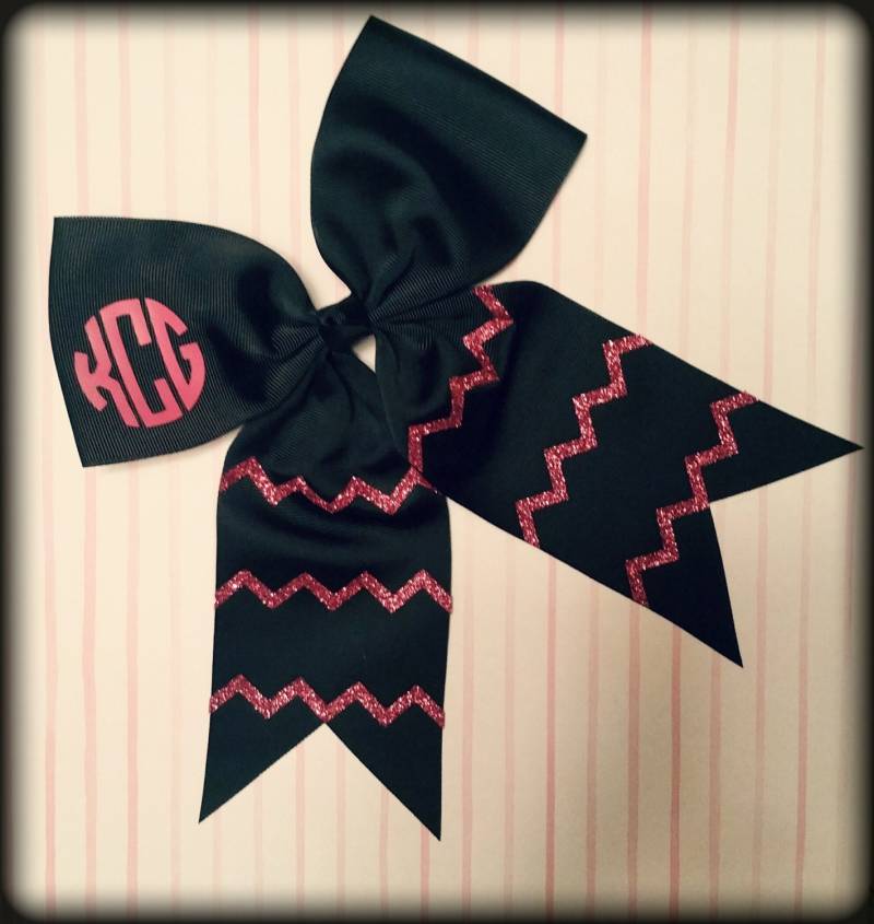 Schleifenchevron Mustercheer Schleifenballettbögen Softball Schleifenmädchen Accessoiresgroße Schleifenweihnachtsgeschenkejedes Design von MCBGDesigns