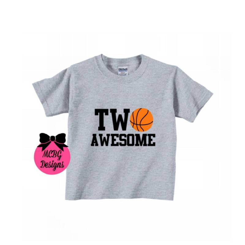 Zwei Basketball Super-Kleinkind-Shirtbasketball-Geburtstags-Party-Shirtzwei Jahre Altes Geburtstags-Shirts2. Geburtstagkleinkind-T-Shirtsbasketball von MCBGDesigns