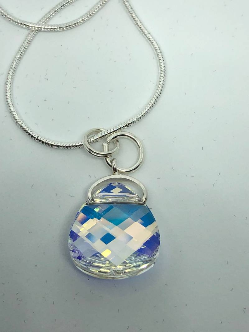 Swarovski Kristall Anhänger Auf 925 Silber Kette Swarovski Kristall Anhänger Auf 925 Silber Kette von MCCreationsCanada