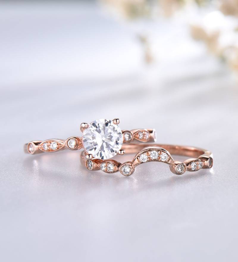 Art Deco Rose Gold Ehering Set Diamant Simulants Verlobungsring von MDNICE