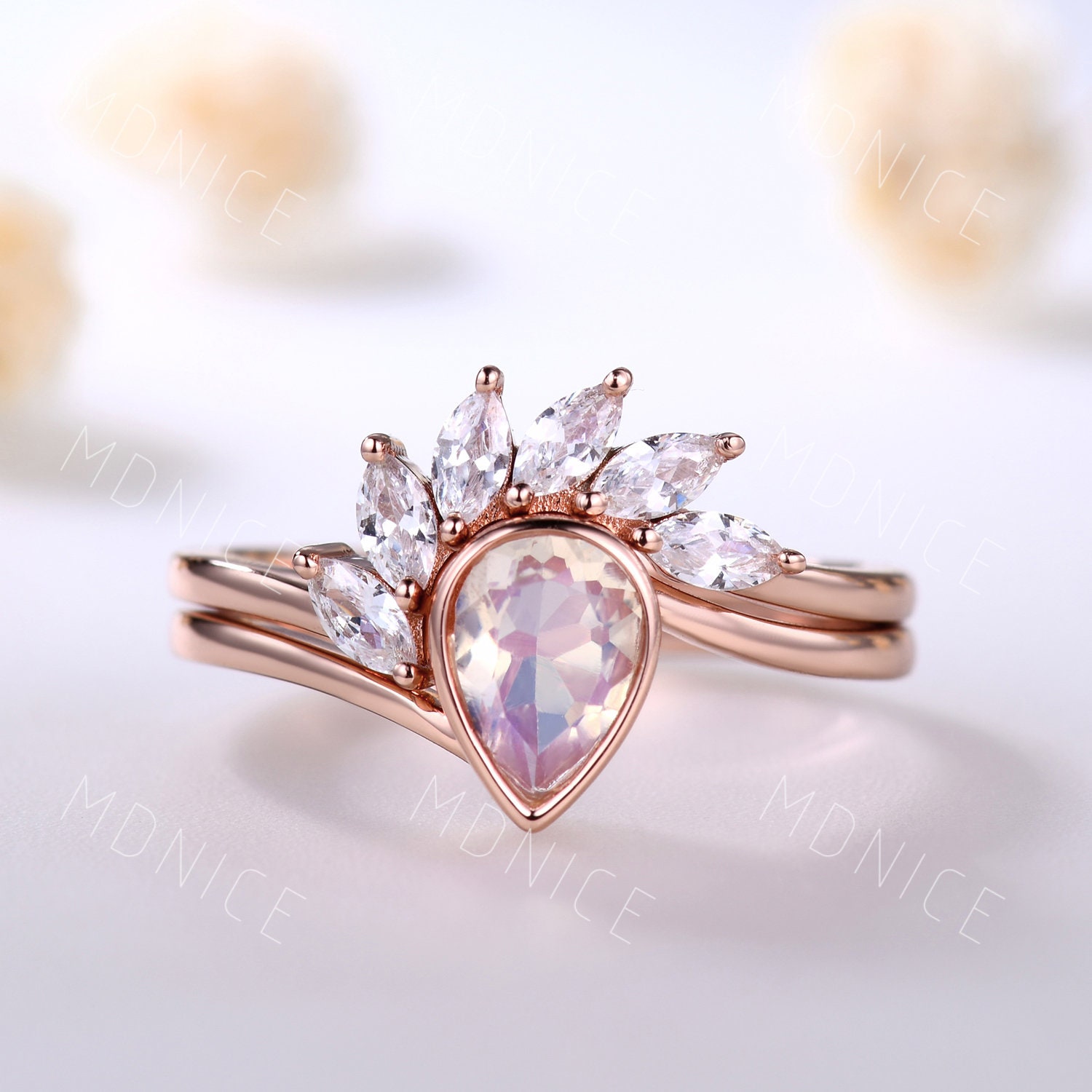 Einzigartiger Pear Moonstone Verlobungsring Set Vintage Marquise Cut Diamant Band Rosegold Ehering Braut Stapelring Jahrestag von MDNICE