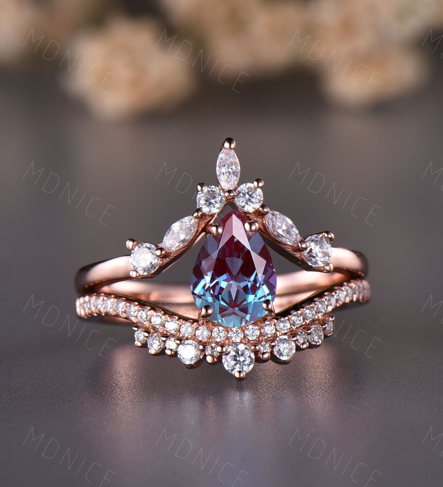 Jahrgang Alexandrit Ring, Birne Geformt Verlobungsring Set, Einzigartige Braut Ehering, Juni Birthstone Versprechen Ring von MDNICE