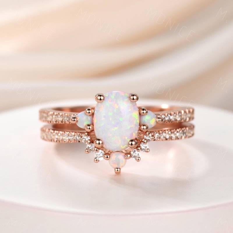 Opal Ring, Weißer Feueropal Verlobungsring Set, Oval Braut Cz Diamant Eternity Band, Silber 14K Rose Gold Ehering von MDNICE
