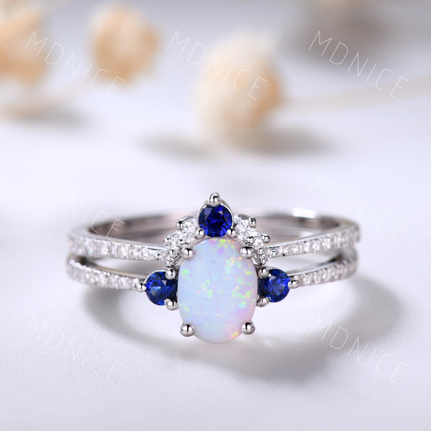 Opal Verlobungsring Set, Saphir Ehering Oval Braut & Diamant Stapelband, Oktober Geburtsstein Ring von MDNICE