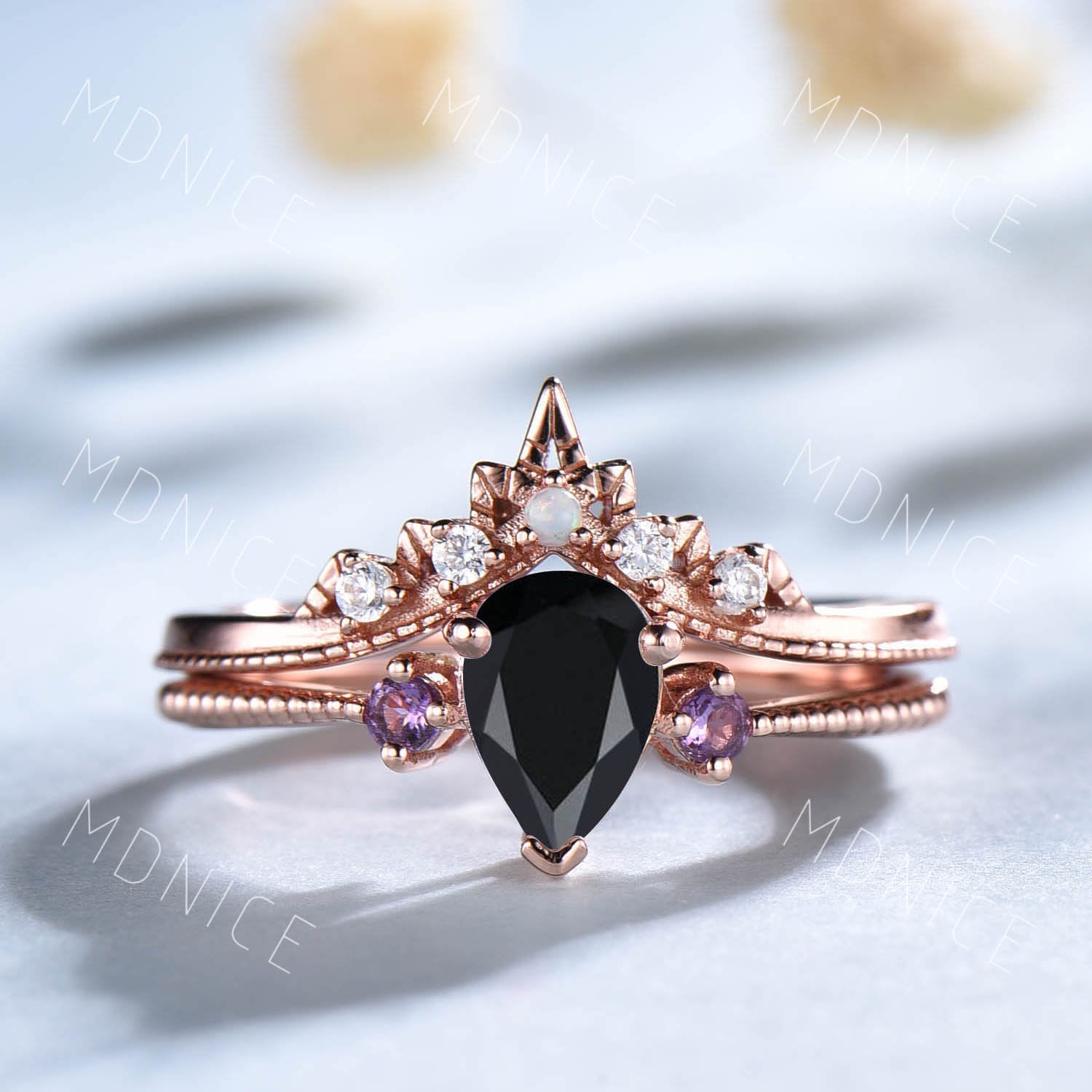 Pear Black Onyx Verlobungsring, Zierliche Und Amethyst Drei Stein Ring, Unikat Opal Stapelband, Vintage Versprechen Braut Set von MDNICE