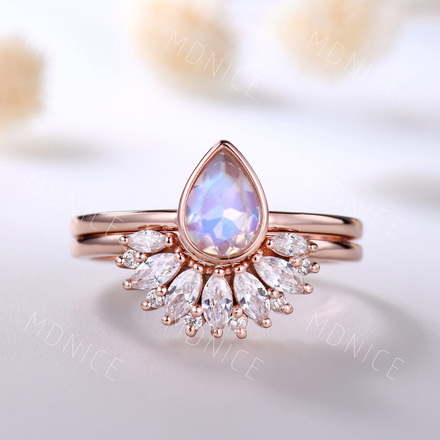 Vintage Pear Shaped Mondstein Verlobungsring Set, Roségold Ring Einzigartiger Marquise Geschliffener Diamant Ring, Jahrestag Versprechensring von MDNICE