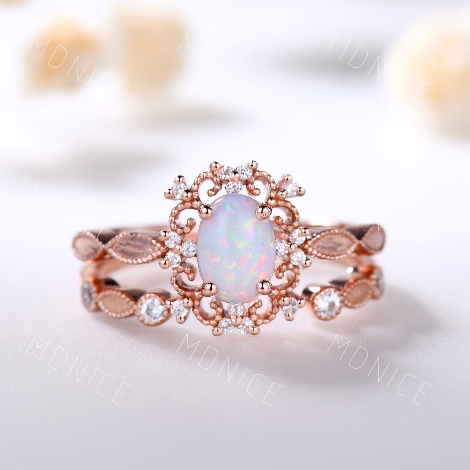 Vintage Weißer Opal Ring, Oval Verlobungsring Set, Roségold Eheringe, Art Deco Ringe, Offene Spalt Stapelband, Braut Set von MDNICE