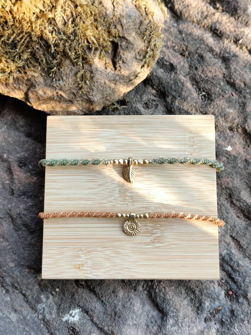 Makramee Armband | Twist Mit Messinganhänger Makramee Armband | Twist Mit Messinganhänger von MEERideenDESIGN
